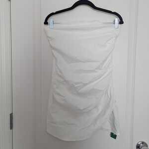 Elegant White Strapless Dress